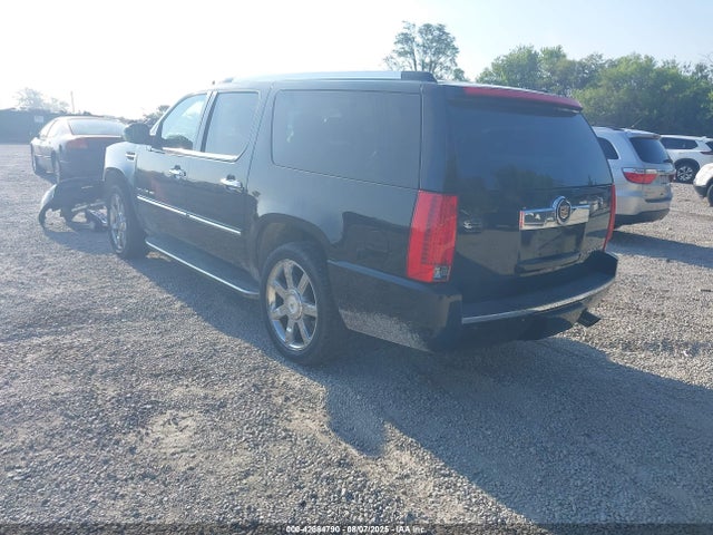 2011 CADILLAC ESCALADE ESV 1GYS4HEF8BR190387 Photo 2