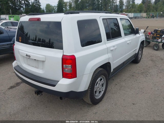 Jeep 2015 2015 1C4NJPBA1FD138942 Image 4