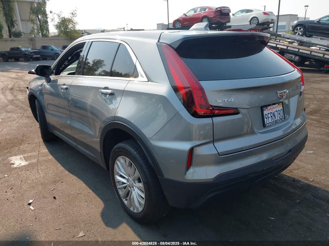 2024 CADILLAC XT4 1GYAZAR43RF122779 Photo 2