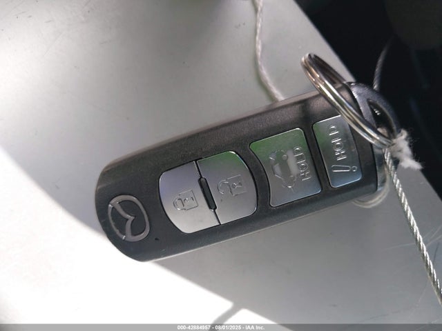 3MZBM1U75GM320090 Mazda pe