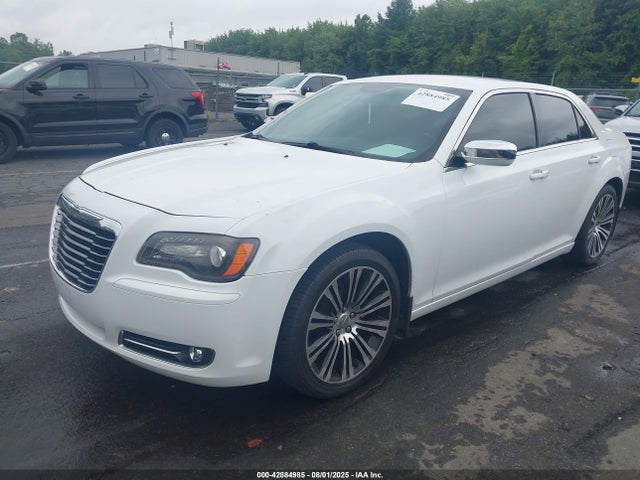 42884985 :رقم المزاد ، 2C3CCABG6DH657962 vin ، 2013 Chrysler 300 300s مزاد بيع