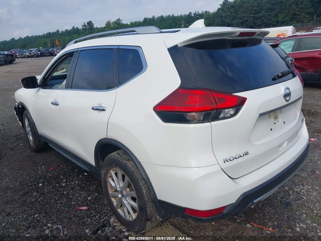 JN8AT2MV3HW027817 Nissan 2017