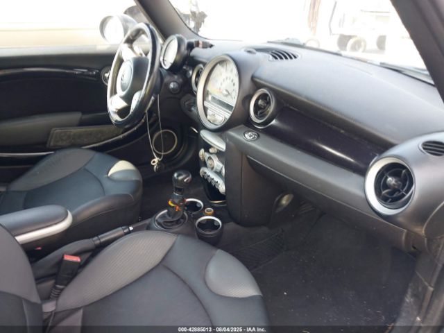 2010 MINI COOPER S WMWMS3C56ATZ85146 Photo 4