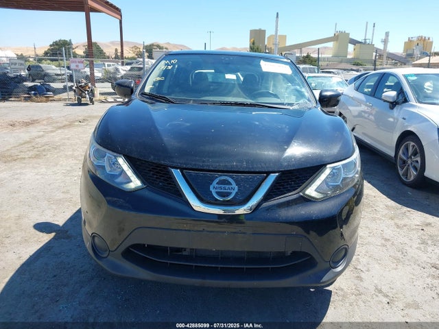 JN1BJ1CP4JW190424 Nissan Rogue Sport S