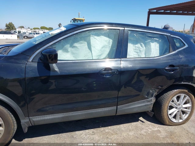 JN1BJ1CP4JW190424 Nissan Rogue Sport S