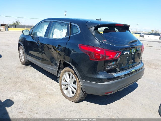 JN1BJ1CP4JW190424 Nissan Rogue Sport S
