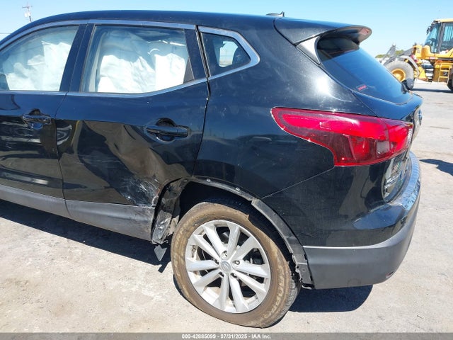JN1BJ1CP4JW190424 Nissan Rogue Sport S