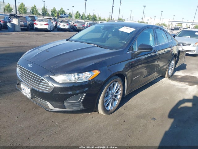 Ford Fusion 2019 3FA6P0LU7KR199965 Image 2
