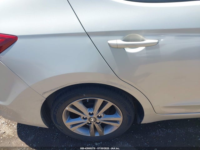 KMHD84LF7HU065056 Hyundai 2017