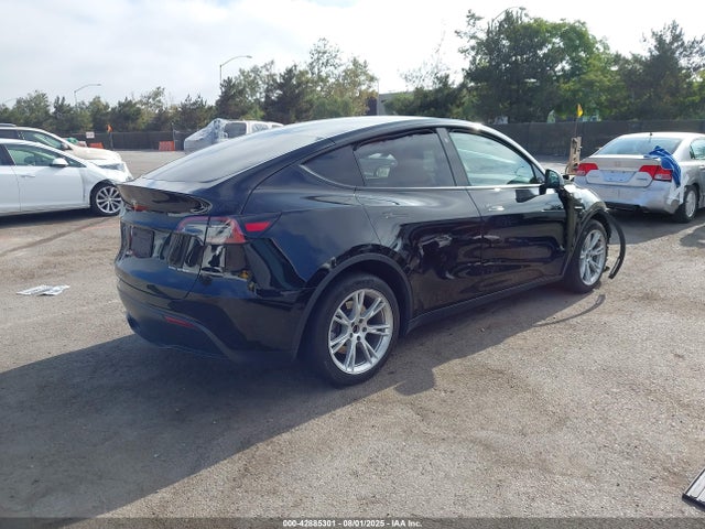 2023 TESLA MODEL Y 7SAYGAEE1PF594220 Photo 3
