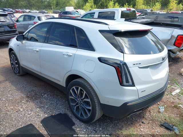 2021 CADILLAC XT5 1GYKNGRS8MZ224555 Photo 2