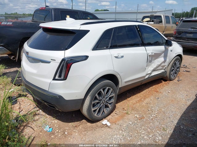 2021 CADILLAC XT5 1GYKNGRS8MZ224555 Photo 3