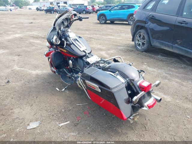 2010 HARLEY-DAVIDSON FLHTK 1HD1KEM16AB640815 Photo 2