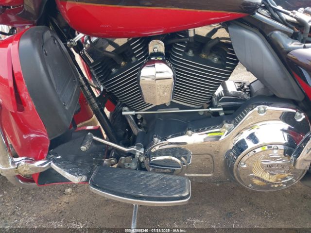 2010 HARLEY-DAVIDSON FLHTK 1HD1KEM16AB640815 Photo 8