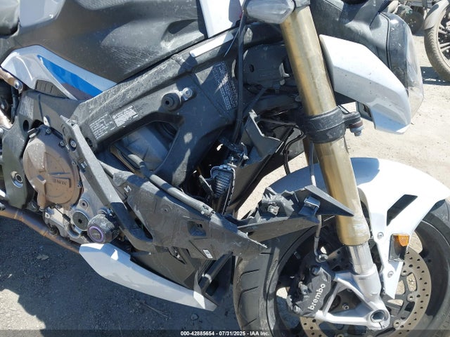 BMW 2024 2024 WB10E5307R6J97198 Image 14