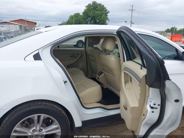1FAHP2E81GG118512 Ford 2016