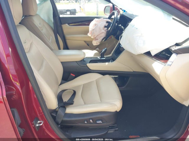 2018 CADILLAC XT5 1GYKNDRS9JZ137211 Photo 4