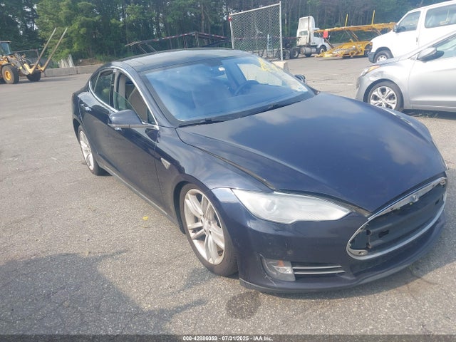 2013 TESLA MODEL S 5YJSA1CN1DFP20062 Photo 0
