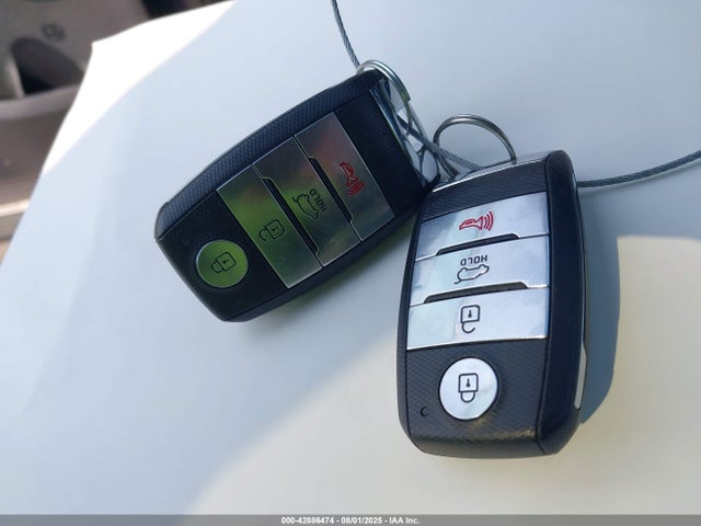 5XYPHDA50HG243368 KIA 2017