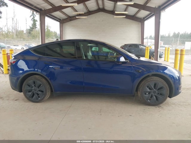 Tesla Model Y 2024 7SAYGDED5RF121075 Image 13