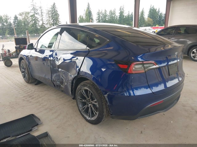 2024 TESLA MODEL Y 7SAYGDED5RF121075 Photo 2