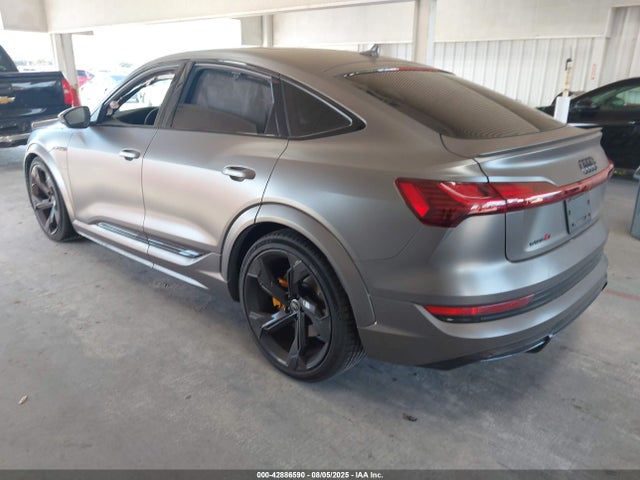 2022 AUDI E-TRON S SPORTBACK WA13CBGE9NB041587 Photo 2