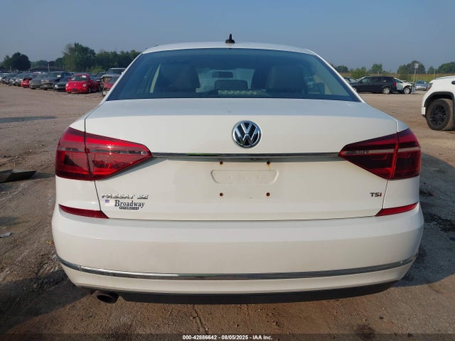 Volkswagen 1.8 tsi 2017 1VWBT7A30HC011010 Image 17