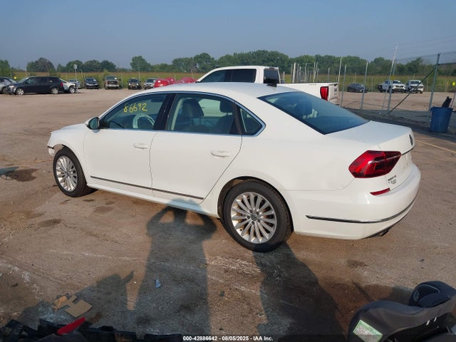 Volkswagen 1.8 tsi 2017 1VWBT7A30HC011010 Image 3