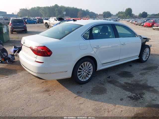 Volkswagen 1.8 tsi 2017 1VWBT7A30HC011010 Image 4