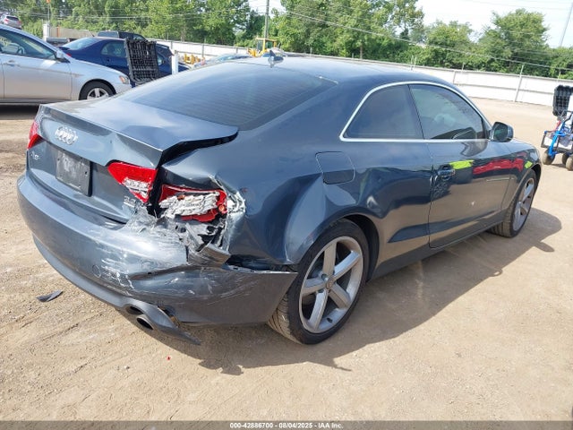 2010 AUDI A5 WAUVKAFR3AA081323 Photo 3