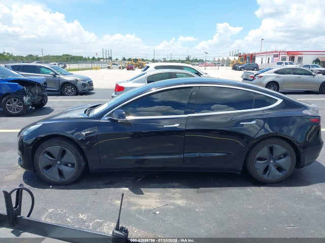 Tesla MODEL 3 2018 5YJ3E1EA7JF171692 Image 14