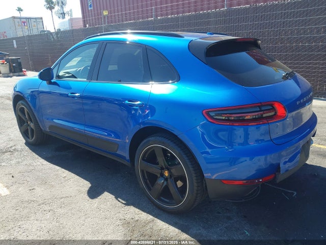 Porsche Macan 2017 WP1AA2A58HLB07314 Image 3