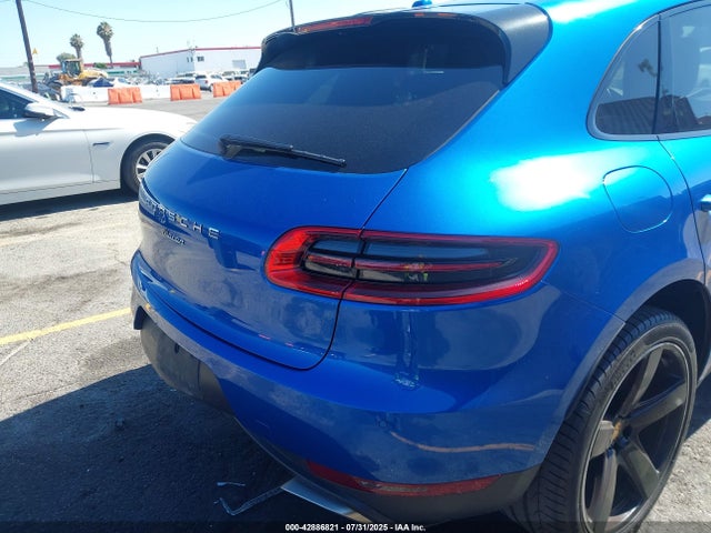 Porsche Macan 2017 WP1AA2A58HLB07314 Image 4