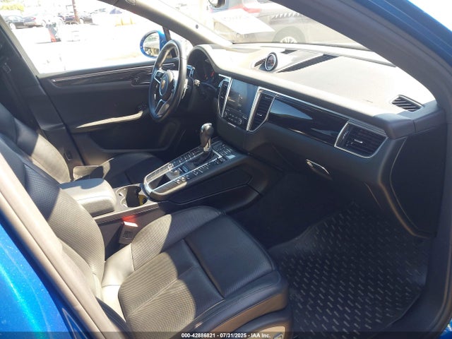 Porsche Macan 2017 WP1AA2A58HLB07314 Image 5