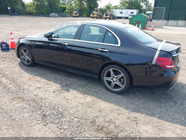 2017 MERCEDES-BENZ E 300 WDDZF4KB1HA097037 Photo 2