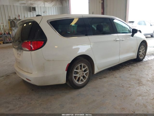 2024 CHRYSLER VOYAGER 2C4RC1CG6RR106842 Photo 3