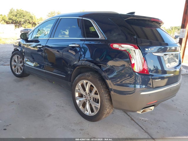 2017 CADILLAC XT5 1GYKNDRS9HZ153340 Photo 2
