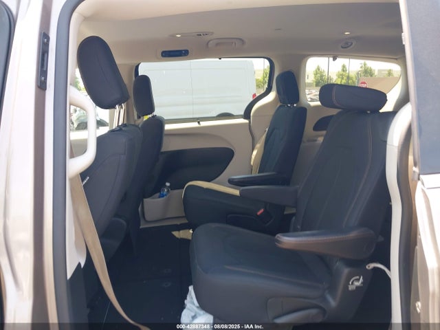 2C4RC1FG7JR278698 Chrysler Pacifica