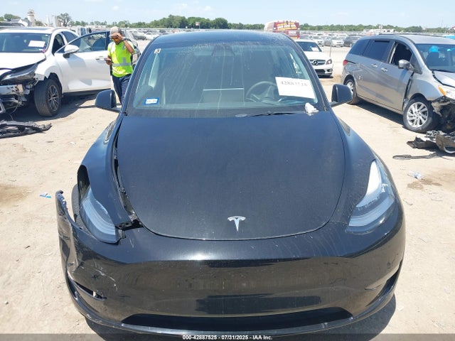 Tesla Model Y 2023 7SAYGDEE1PA082939 Image 11