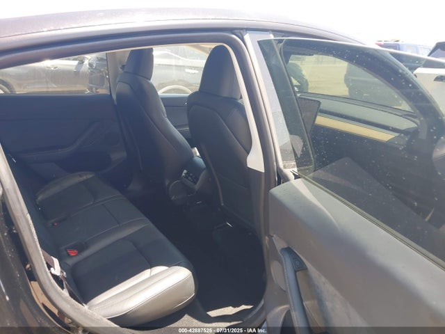 Tesla Model Y 2023 7SAYGDEE1PA082939 Image 8
