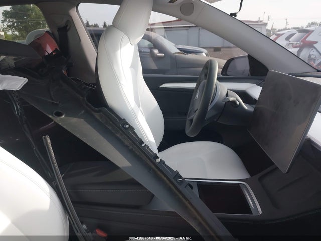 2024 TESLA MODEL Y 7SAYGDEF5RA333571 Photo 4