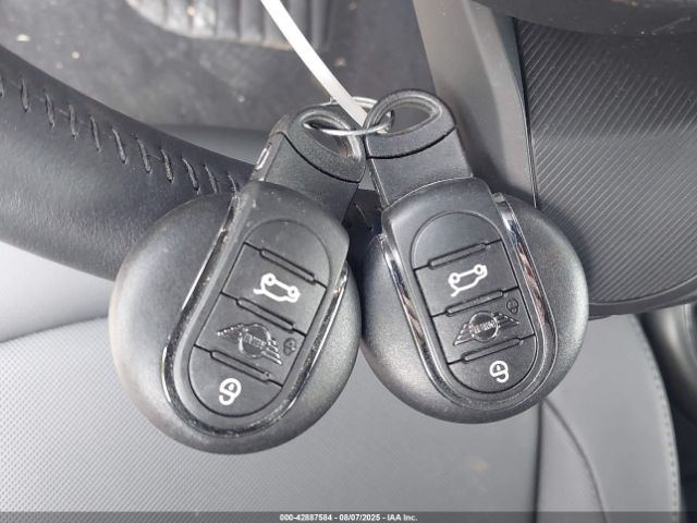 2023 MINI CONVERTIBLE WMW23DL06P3R10275 Photo 10