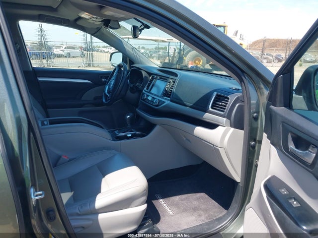 Toyota 2gr-fe 2014 5TDKKRFH2ES012059 Image 5