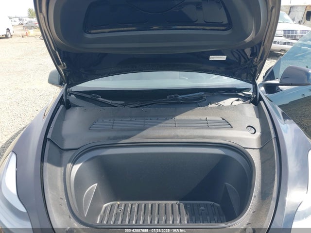 2024 TESLA MODEL Y 7SAYGDEF8RF162737 Photo 9