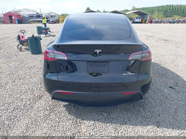 7SAYGDEF8RF162737 Tesla Model Y