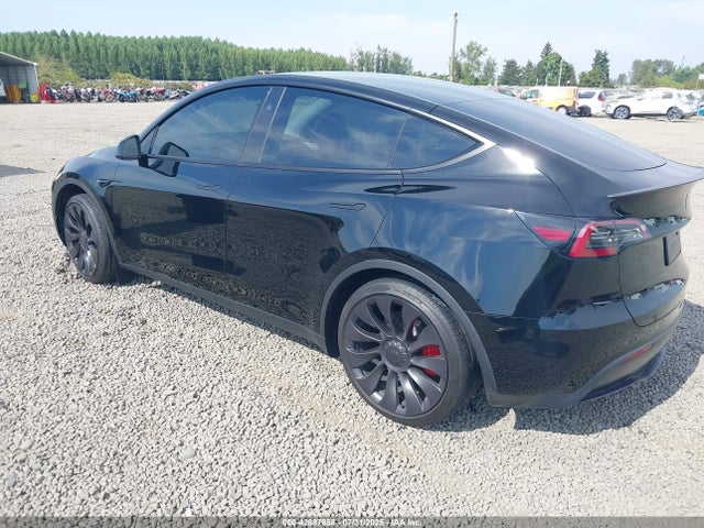 2024 TESLA MODEL Y 7SAYGDEF8RF162737 Photo 2