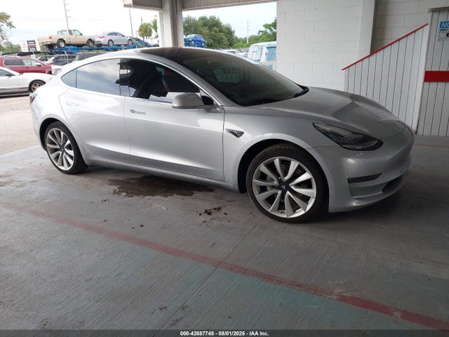 2018 TESLA MODEL 3 5YJ3E1EA5JF172565 Photo 0