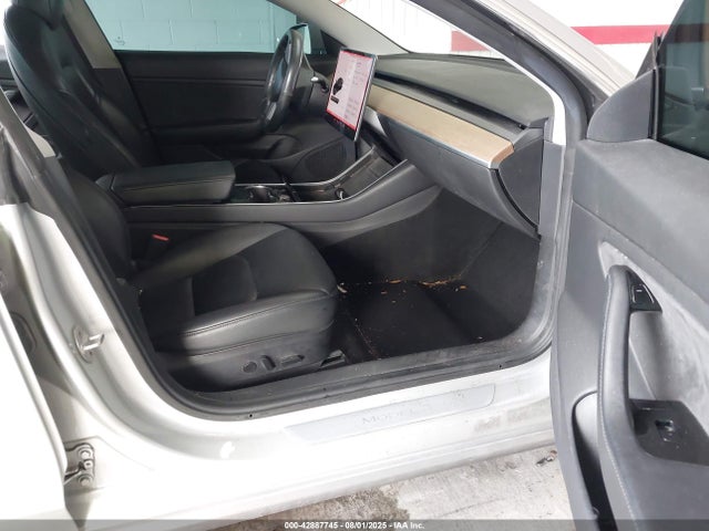 2018 TESLA MODEL 3 5YJ3E1EA5JF172565 Photo 4