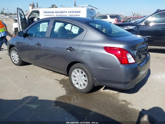 Nissan 2016 2016 3N1CN7AP3GL894191 Image 3