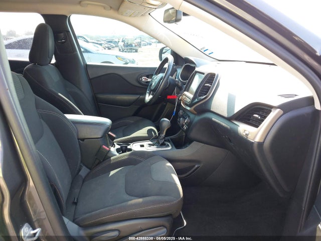 1C4PJLCB5GW149330 Jeep Cherokee